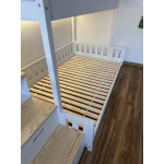 Spielbett mit Treppe und Spielplatz direkt vom Hersteller